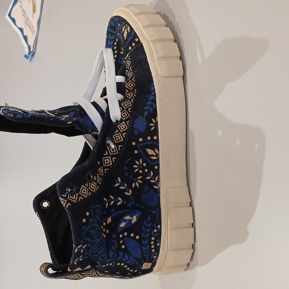 Super cute Farm Rio sneakers